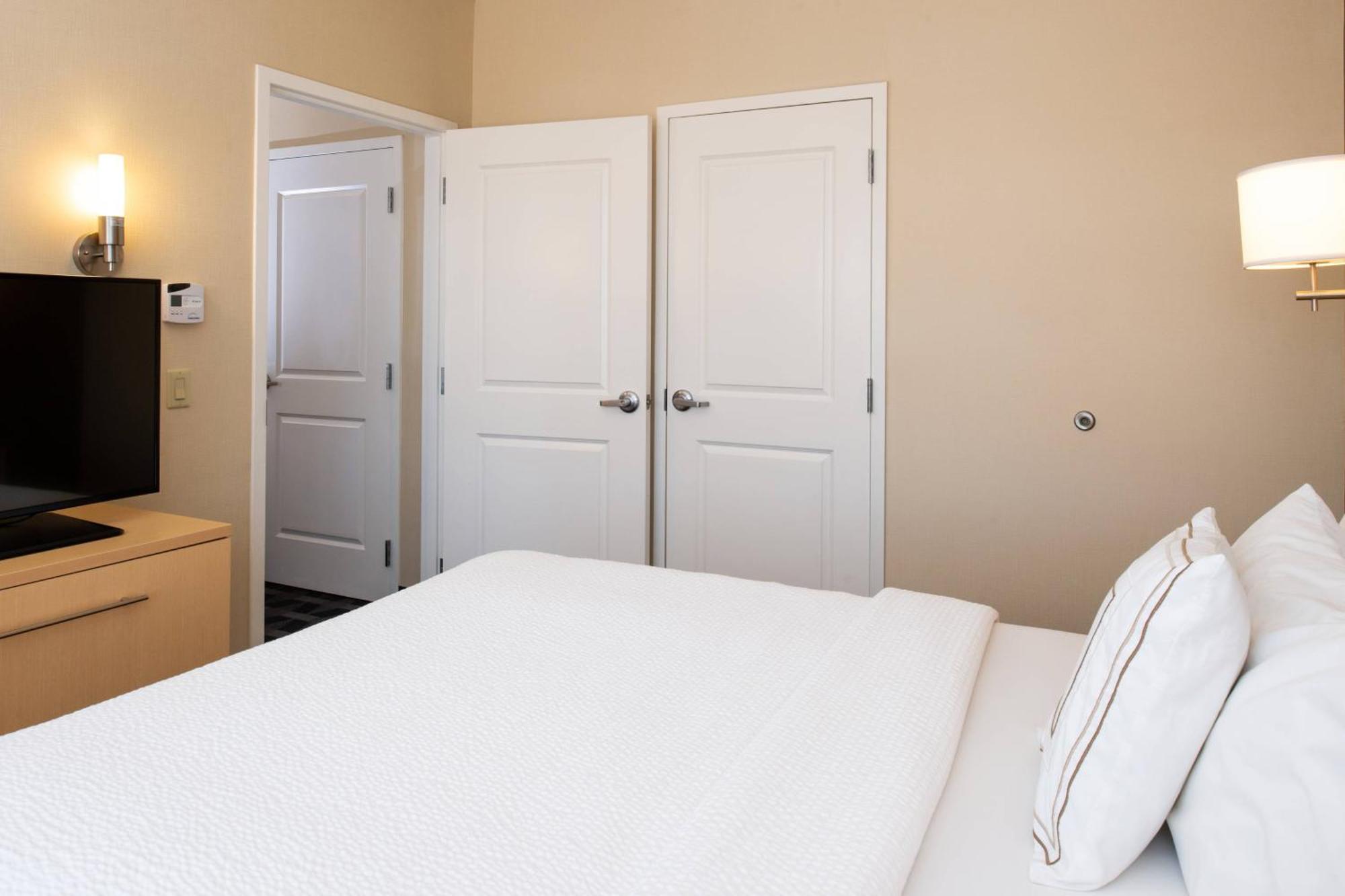 Towneplace Suites By Marriott Bakersfield West Екстер'єр фото