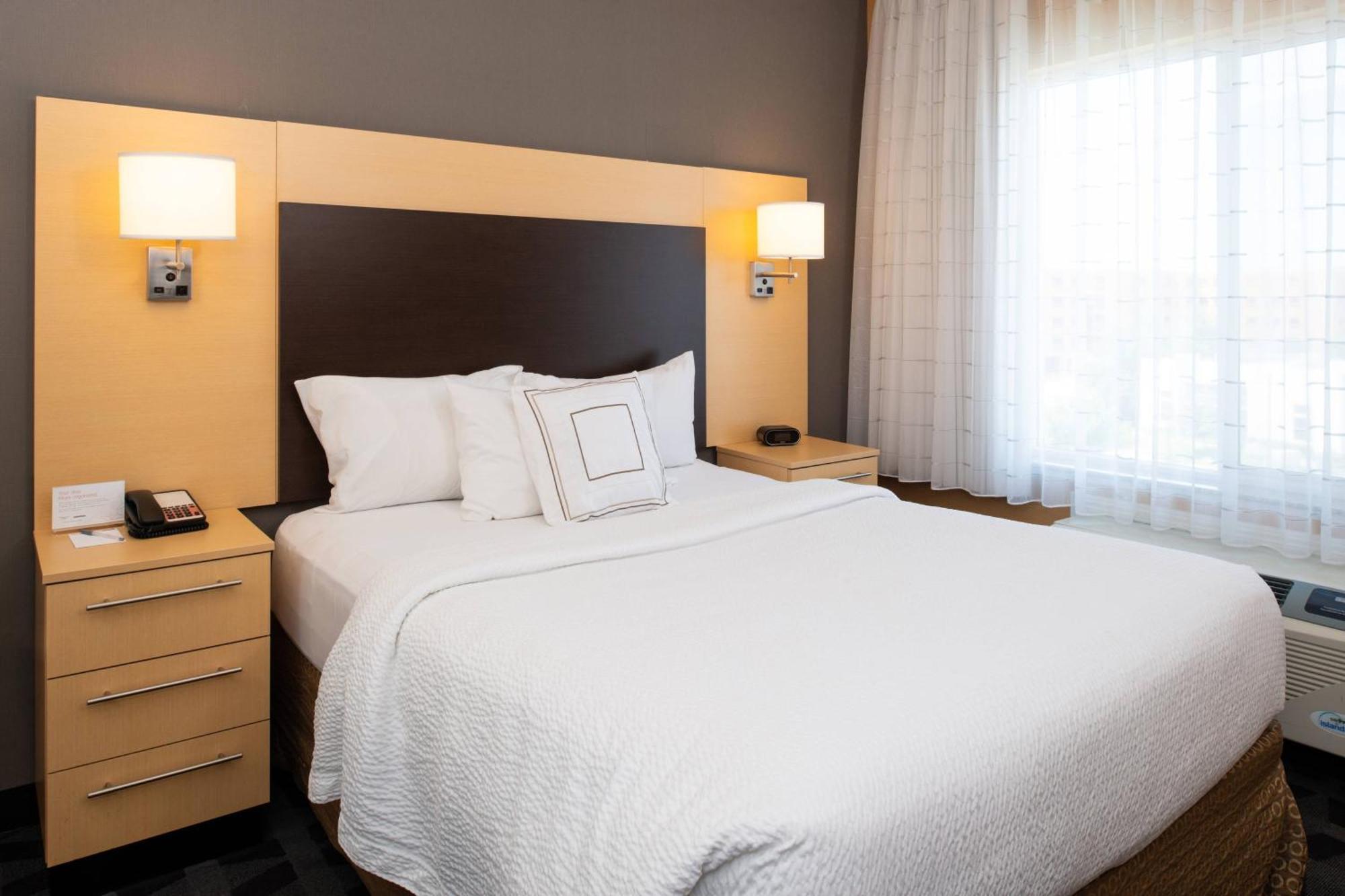 Towneplace Suites By Marriott Bakersfield West Екстер'єр фото