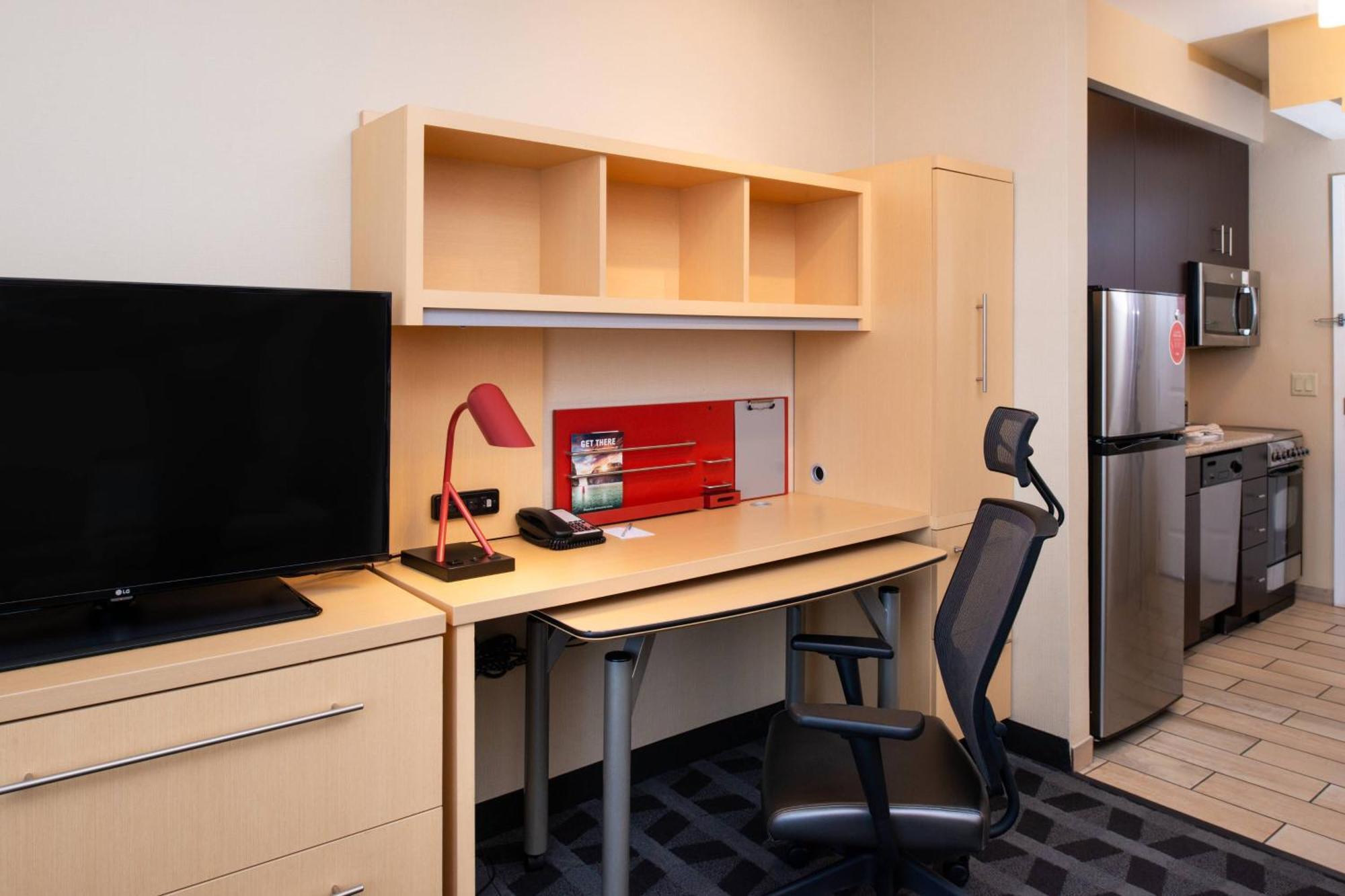 Towneplace Suites By Marriott Bakersfield West Екстер'єр фото