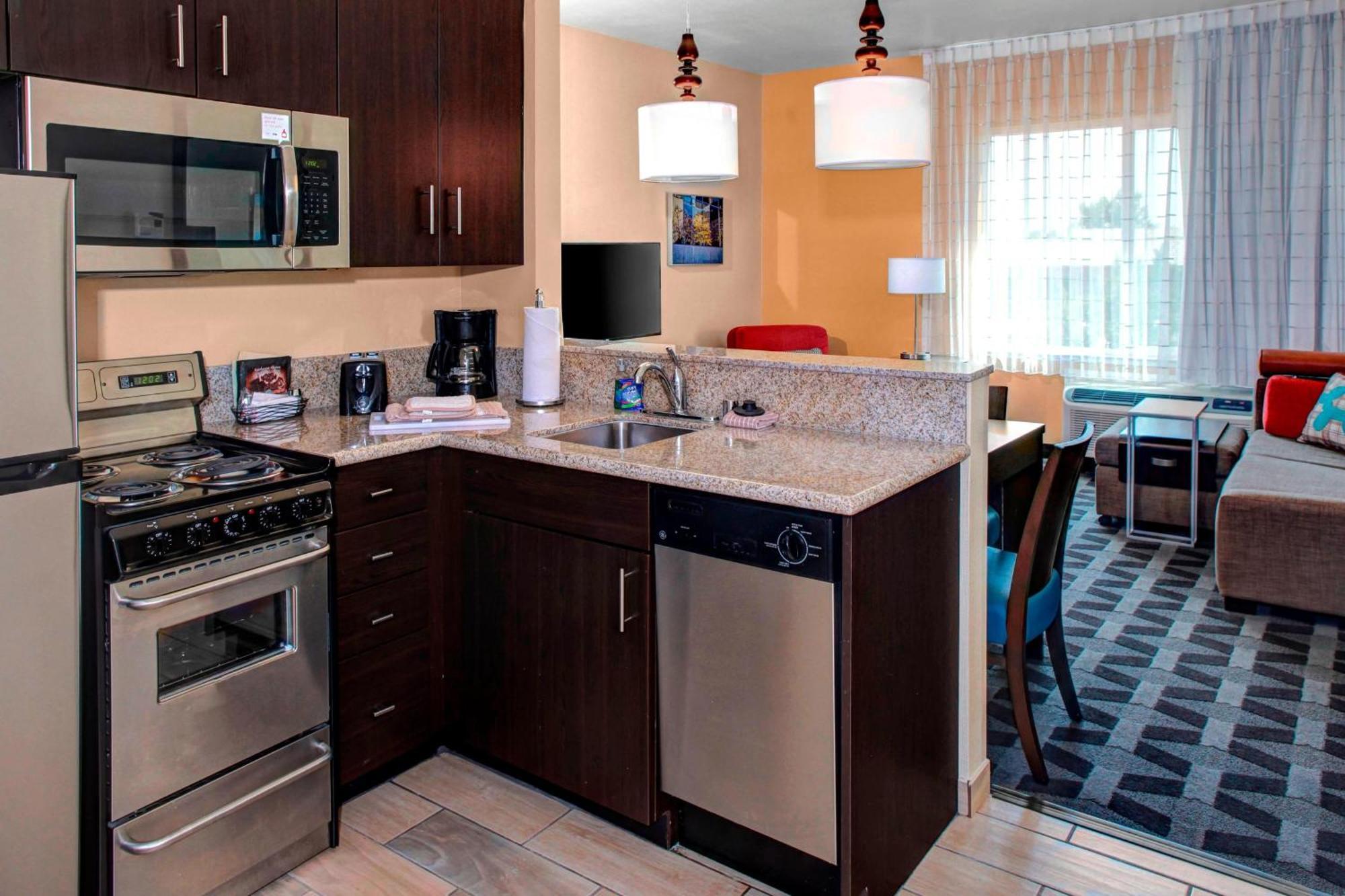 Towneplace Suites By Marriott Bakersfield West Екстер'єр фото