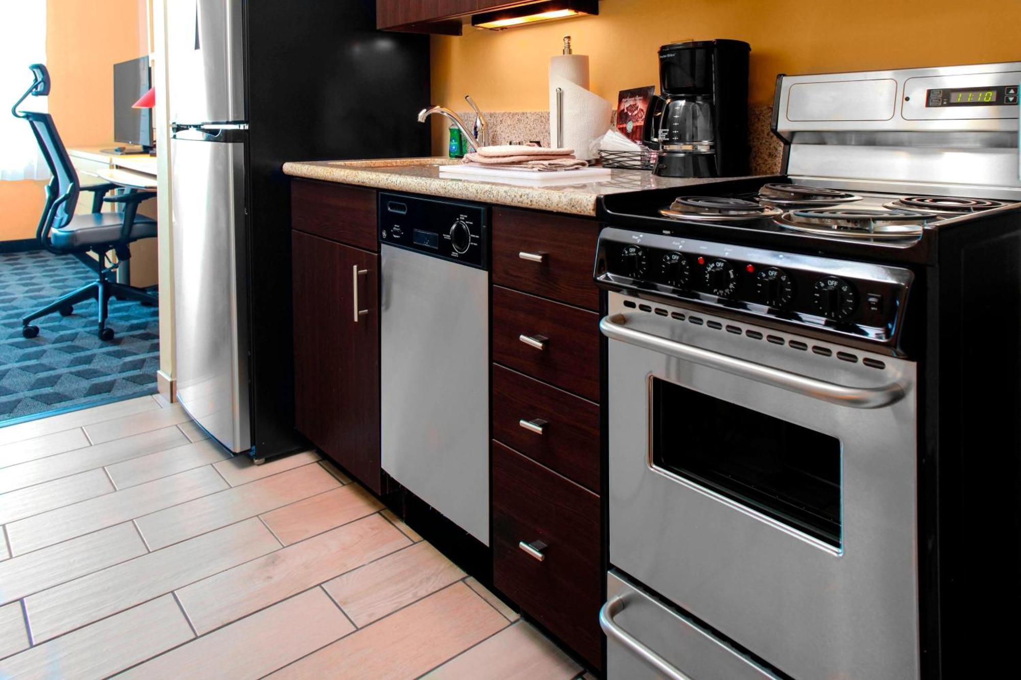 Towneplace Suites By Marriott Bakersfield West Екстер'єр фото