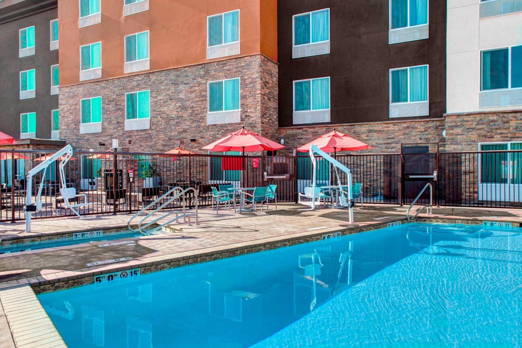 Towneplace Suites By Marriott Bakersfield West Екстер'єр фото