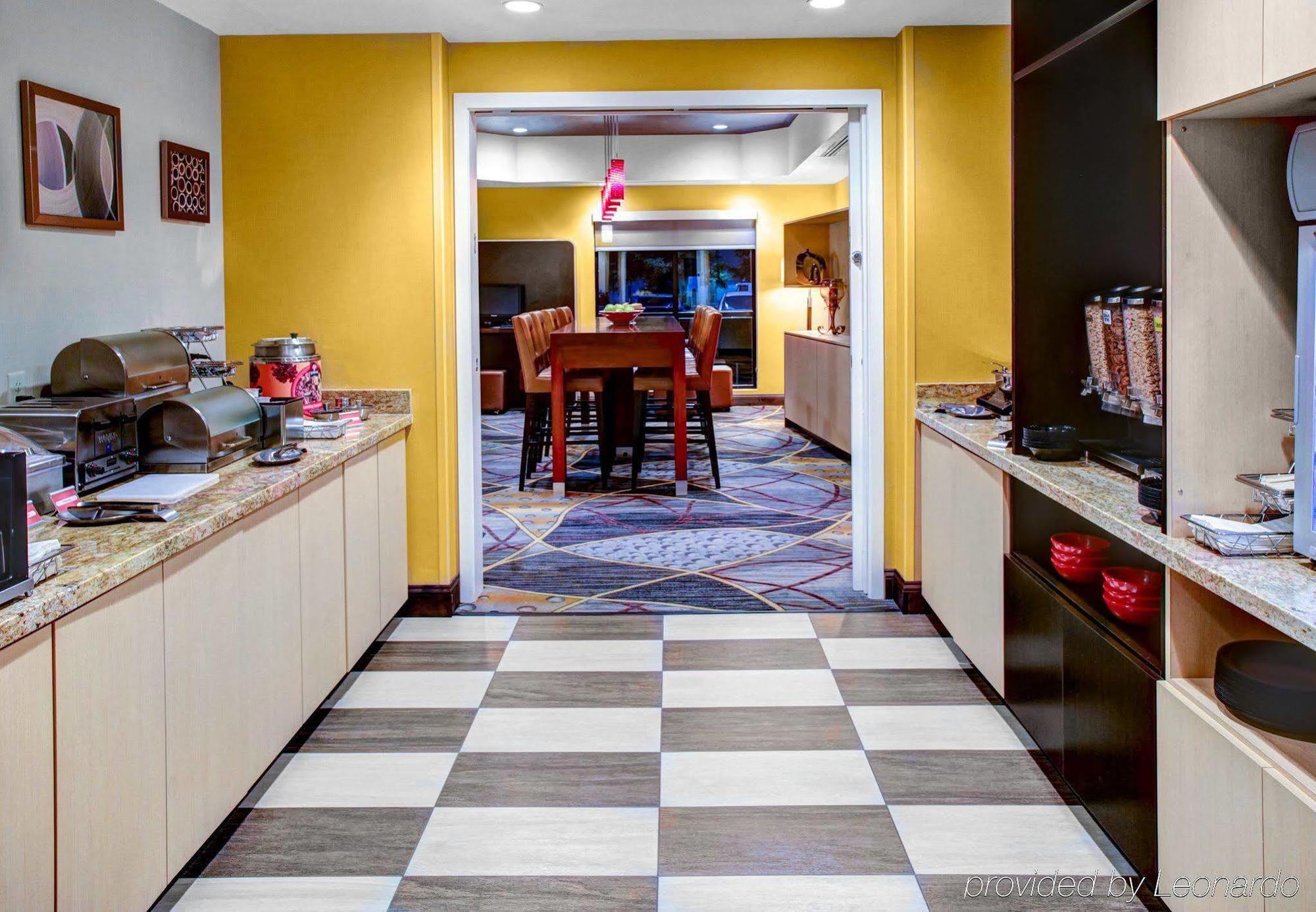 Towneplace Suites By Marriott Bakersfield West Екстер'єр фото