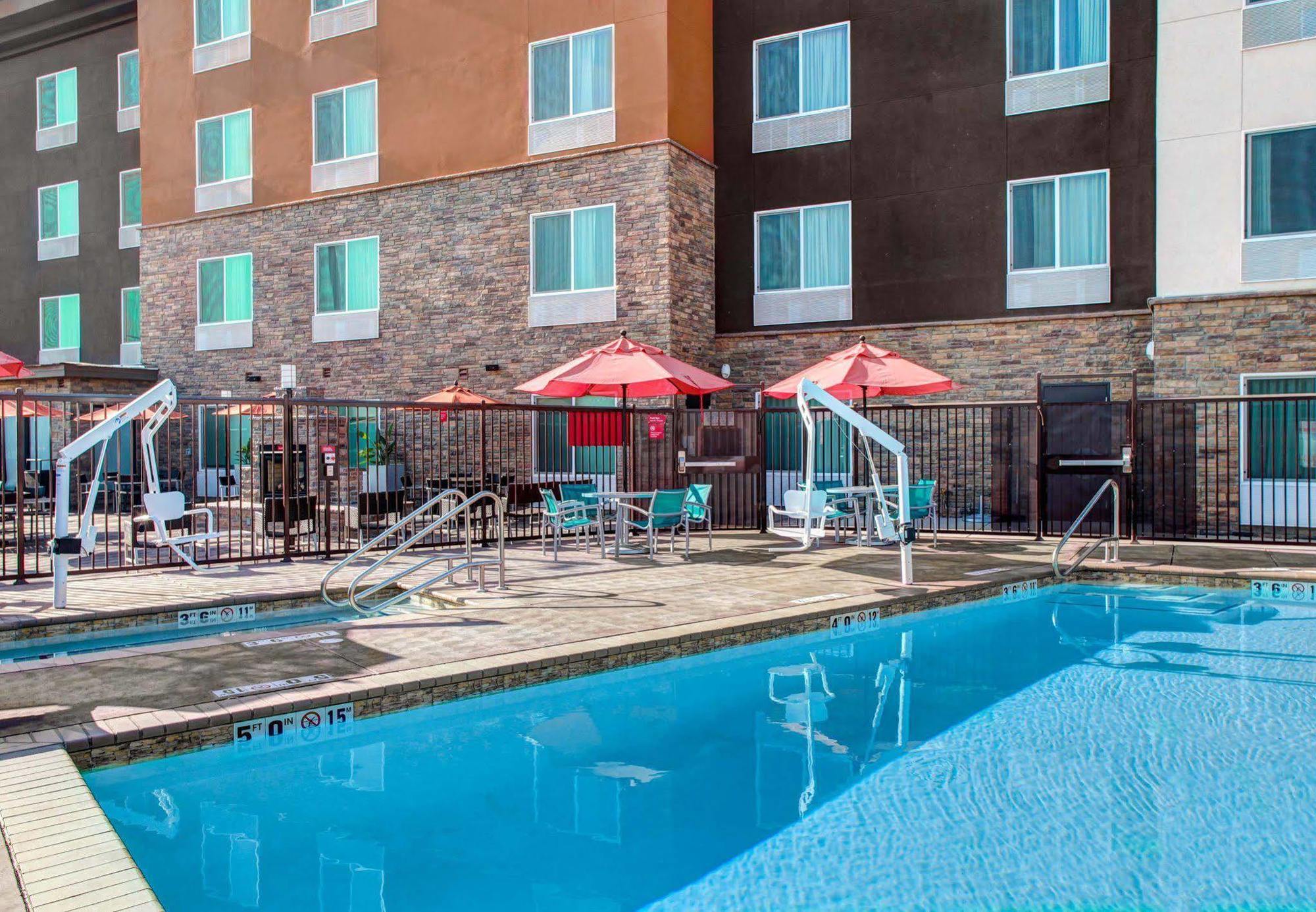 Towneplace Suites By Marriott Bakersfield West Екстер'єр фото