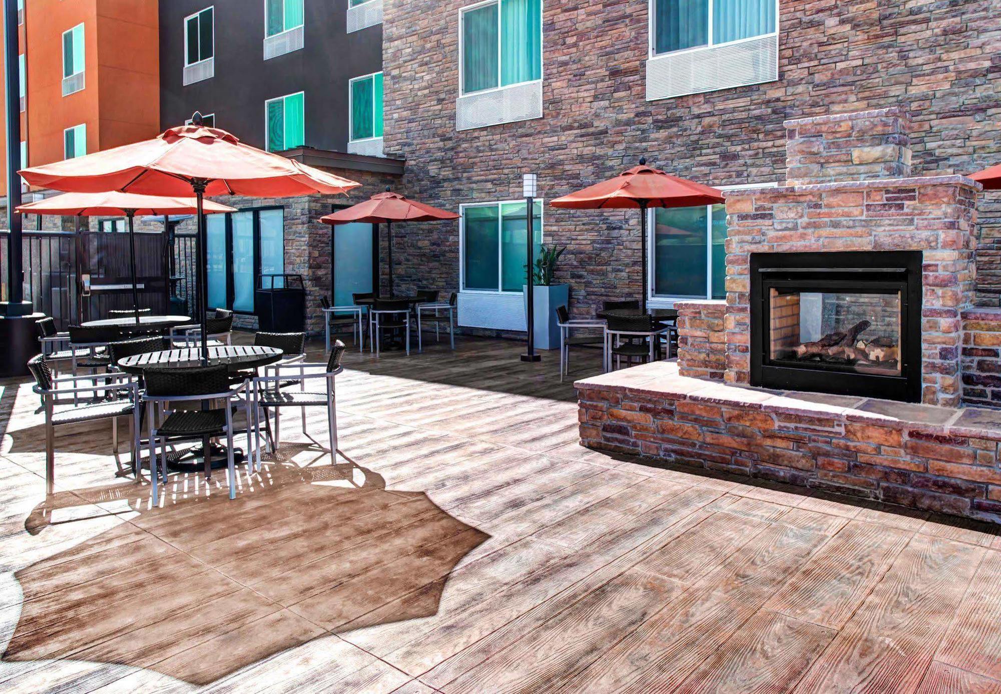 Towneplace Suites By Marriott Bakersfield West Екстер'єр фото